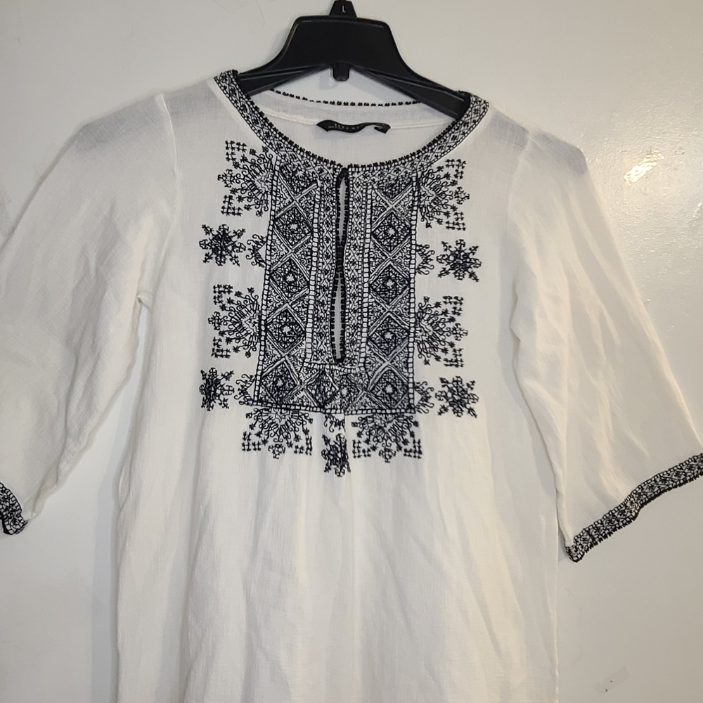 ZARA WOMAN Ivory Blouse with Ebony Detailing